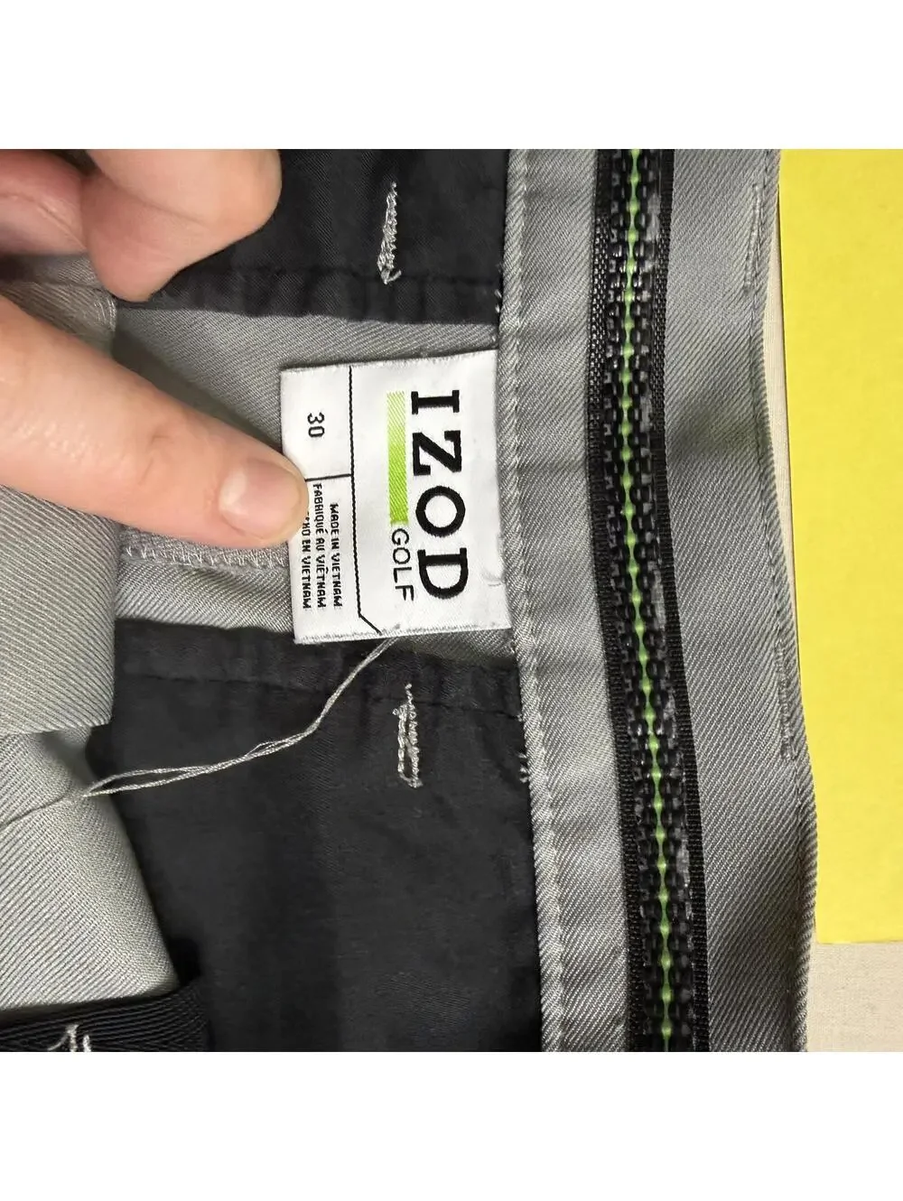 IZOD Golf Men's Gray Shorts Size 30
